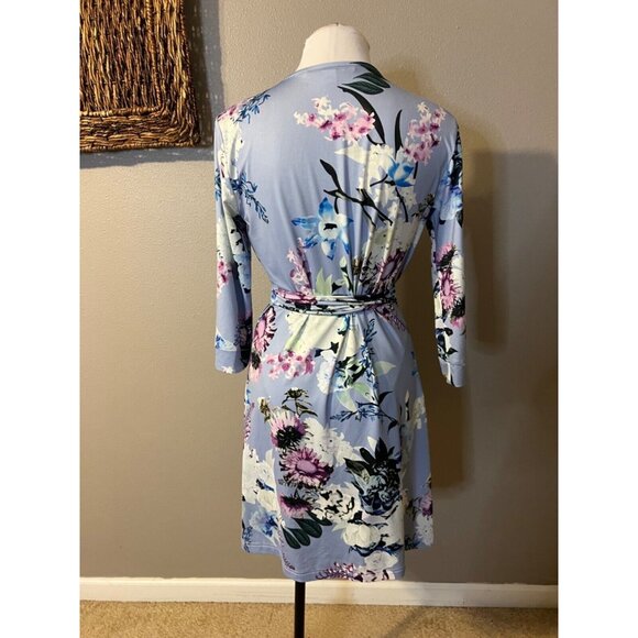 DVF Diane Von Furstenberg Wrap Dress 6 Small Blue Floral SILK Career Church - Picture 3 of 12